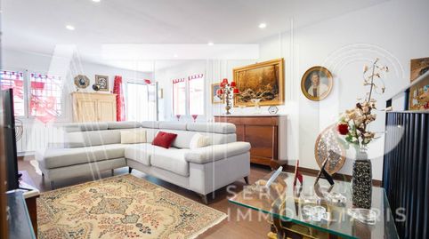 CASA EN VENTA EN TERRASSA, COMPLETAMENTE REFORMADA, 3 HABITACIONES, 2 BAÑOS, CON 2 TERRAZAS!!!