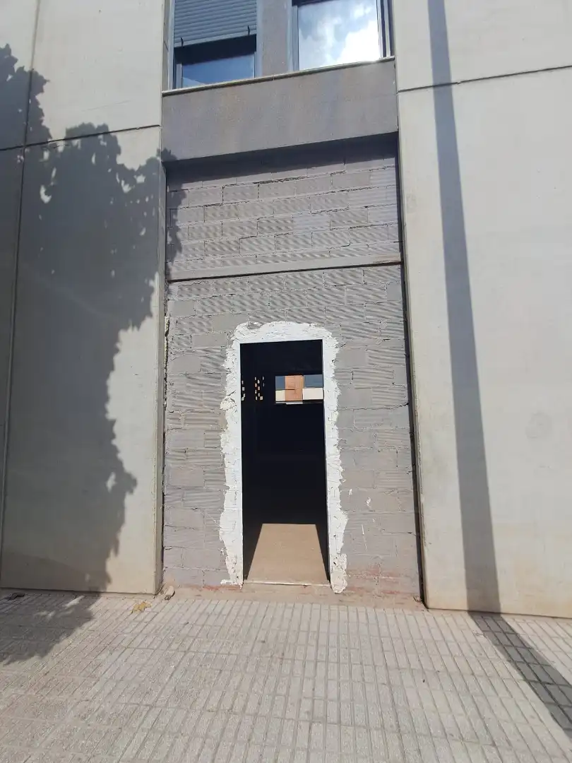 Local commercial à louer à Carrer Montcada, imagen 2