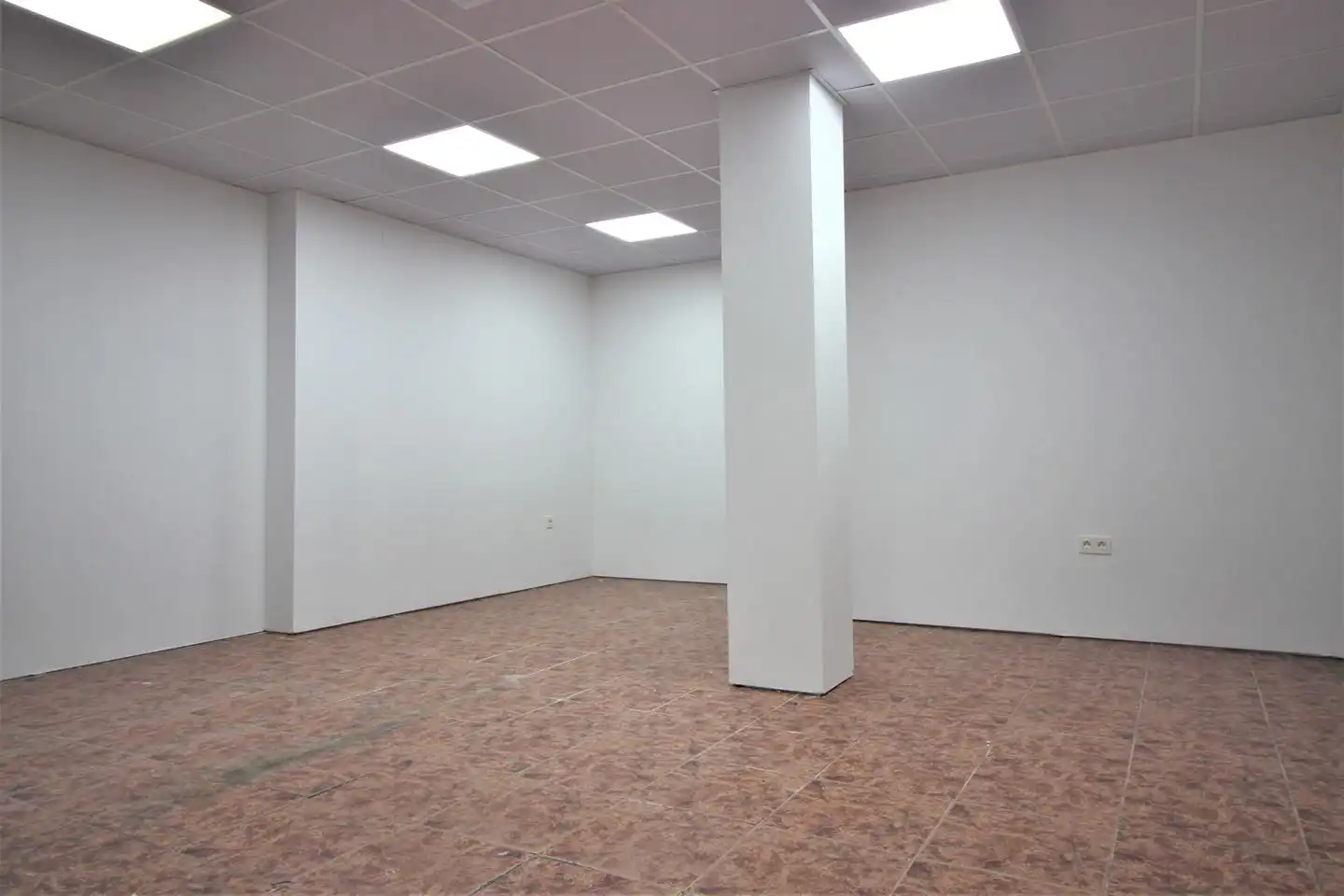 Geschaftsraum zur Miete in Oliveros - Altamira
