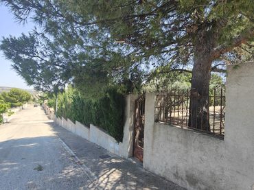 Rustikales Grundstück zum Verkauf in Urb. Bellavista