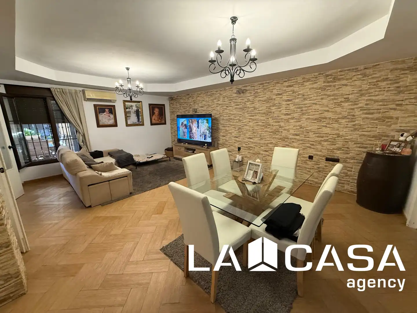 Living room of Detached homes for sale in Dos Hermanas  with Air Conditioner, Terrace and Storage room