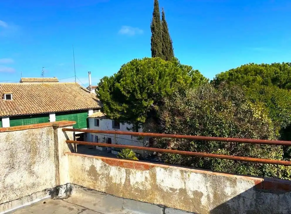 Außenansicht von Country house zum Verkauf in Barbuñales mit Privatgarten und Terrasse