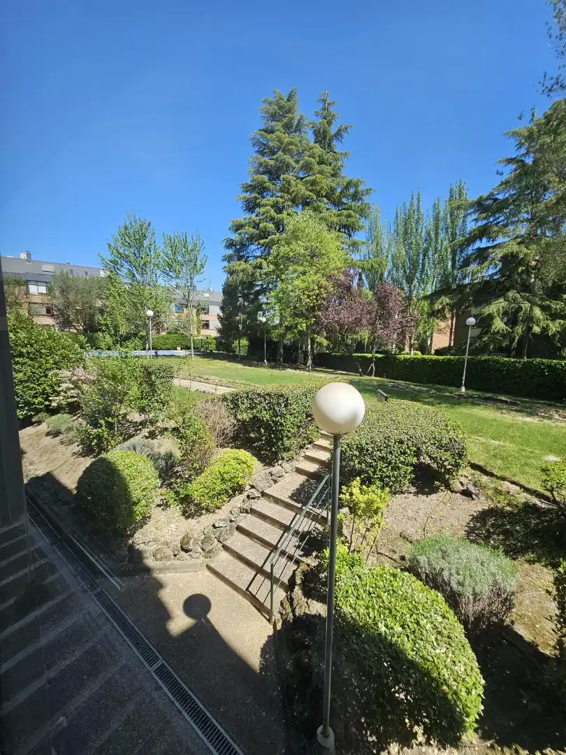 Jardí de Pis de lloguer en Majadahonda amb Aire condicionat, Calefacció i Jardí privat