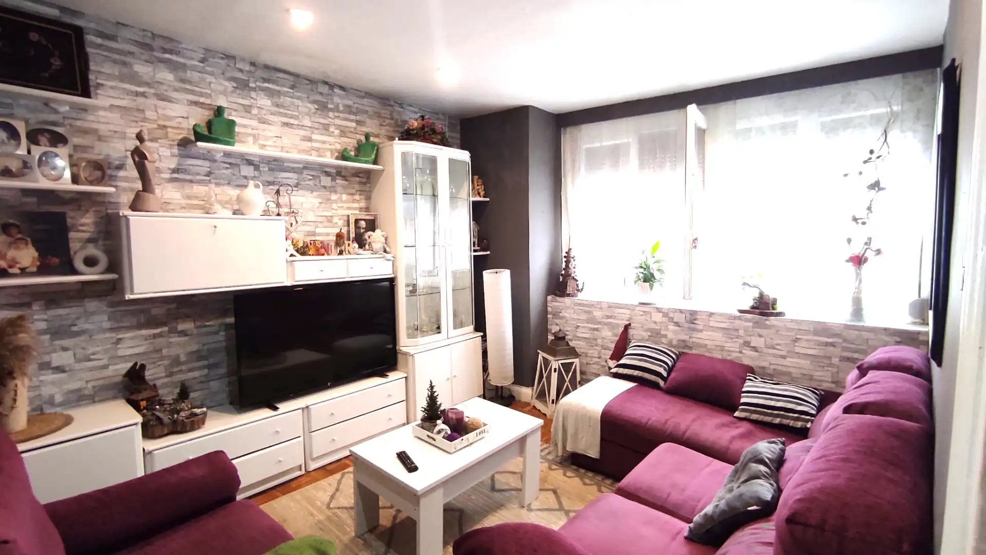 Sala de estar de Piso en venta en Eibar con Amueblado y Balcón