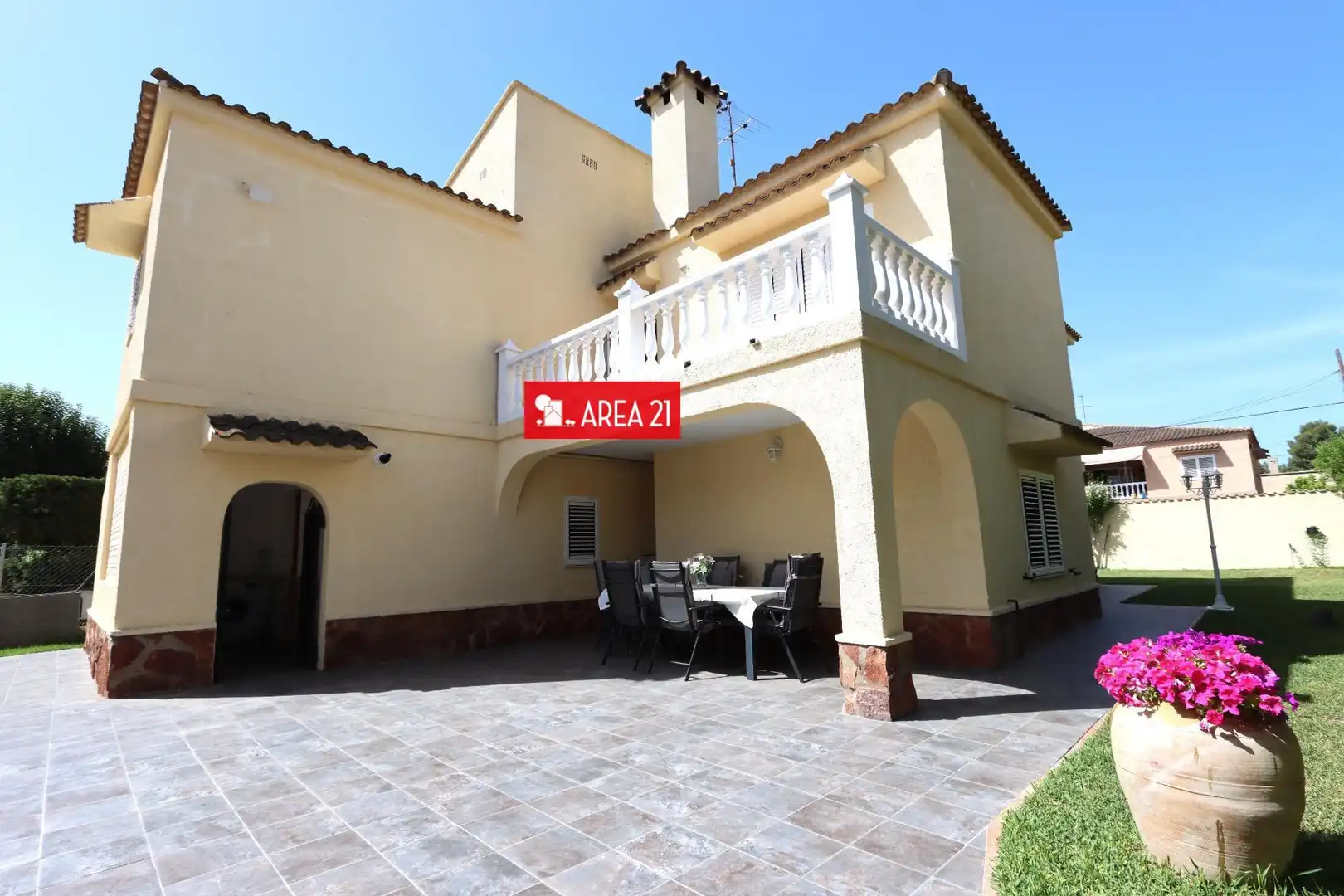 Garden of Houses for sale in La Pobla de Vallbona  with Heating, Terrace and Storage room