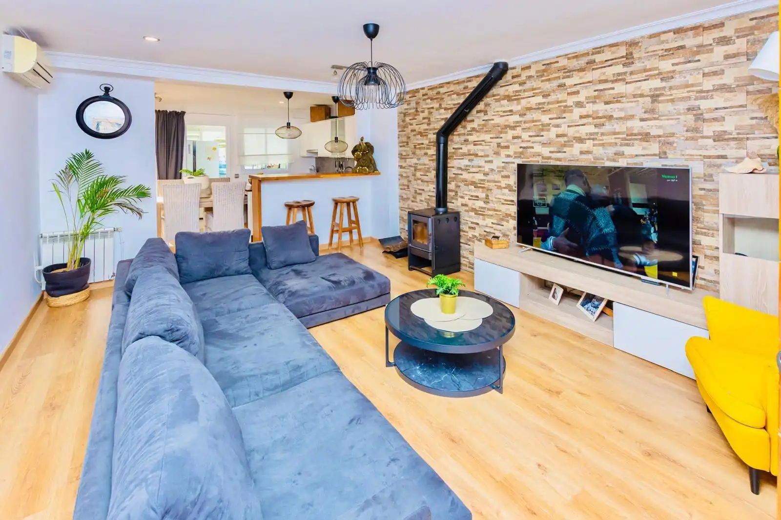 Living room of Houses for sale in Calvià  with Air Conditioner, Terrace and Balcony