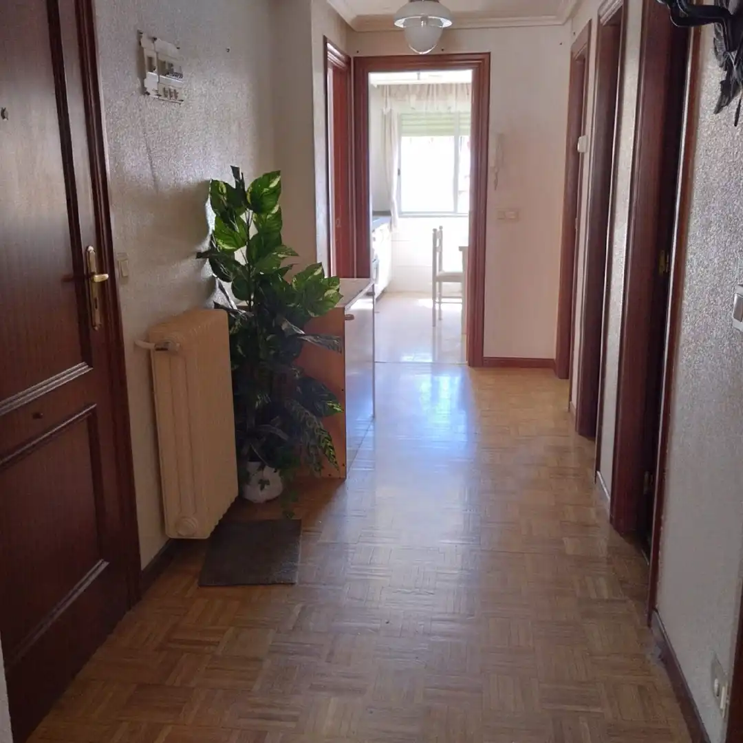 Piso en venta en La Bañeza  con Calefacción y Amueblado
