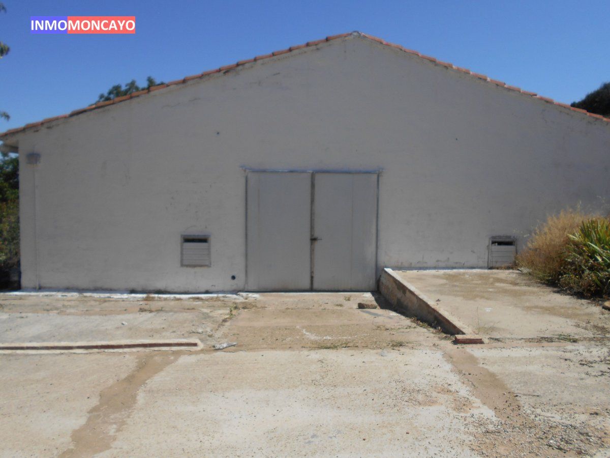 Vista exterior de Nau industrial de lloguer en San Martín de la Virgen de Moncayo