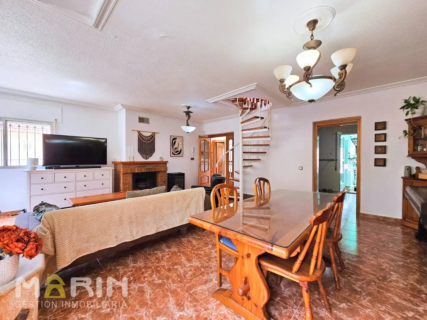 Sala d'estar de Casa o xalet en venda en Cartagena amb Aire condicionat, Jardí privat i Terrassa