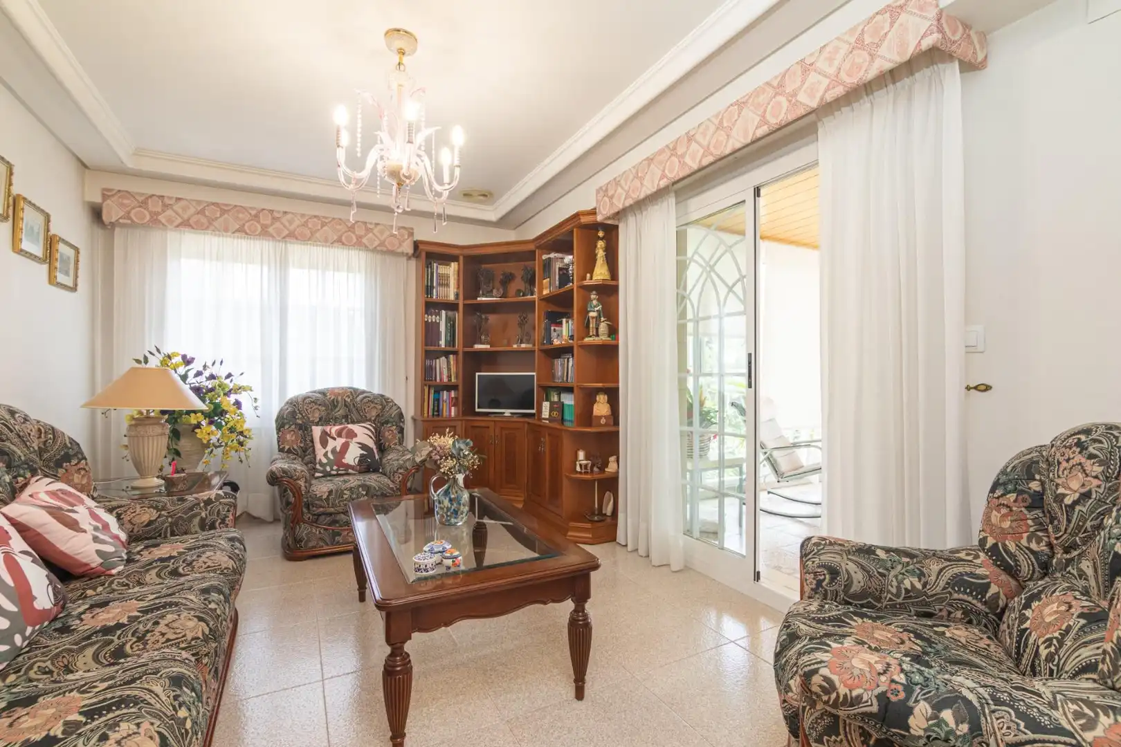 Sala de estar de Casa o chalet en venta en Elche / Elx con Jardín privado, Terraza y Piscina