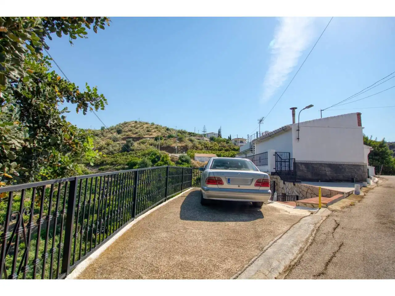 Vista exterior de Casa adosada en venta en Canillas de Aceituno con Terraza