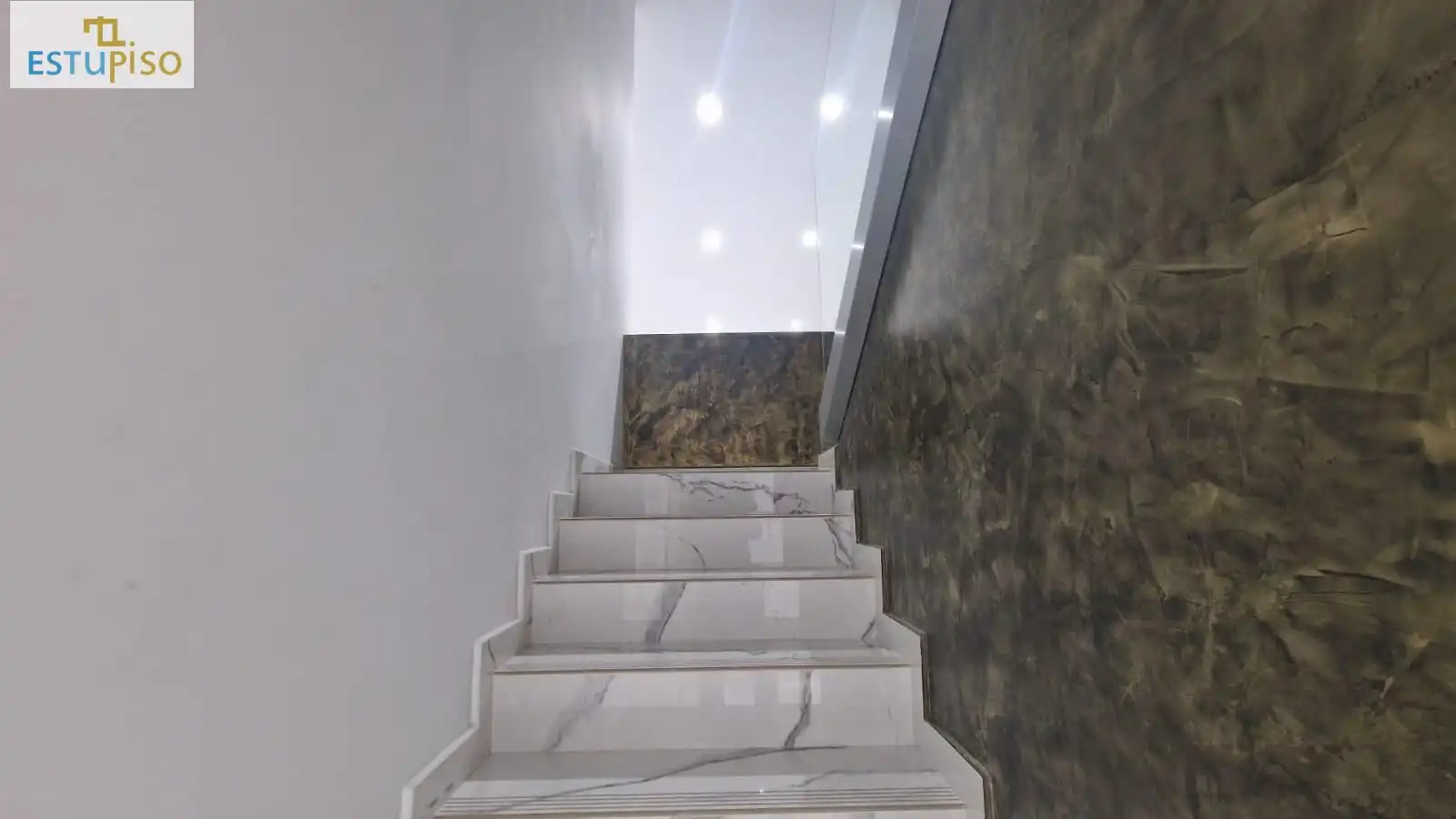 Houses for sale in Erriberagoitia / Ribera Alta  with Heating, Private garden and Furnished
