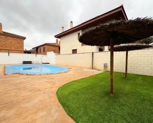 Swimming pool of Single-family semi-detached for sale in Elda  with Air Conditioner and Terrace