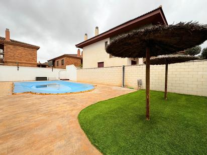 Swimming pool of Single-family semi-detached for sale in Elda  with Air Conditioner and Terrace