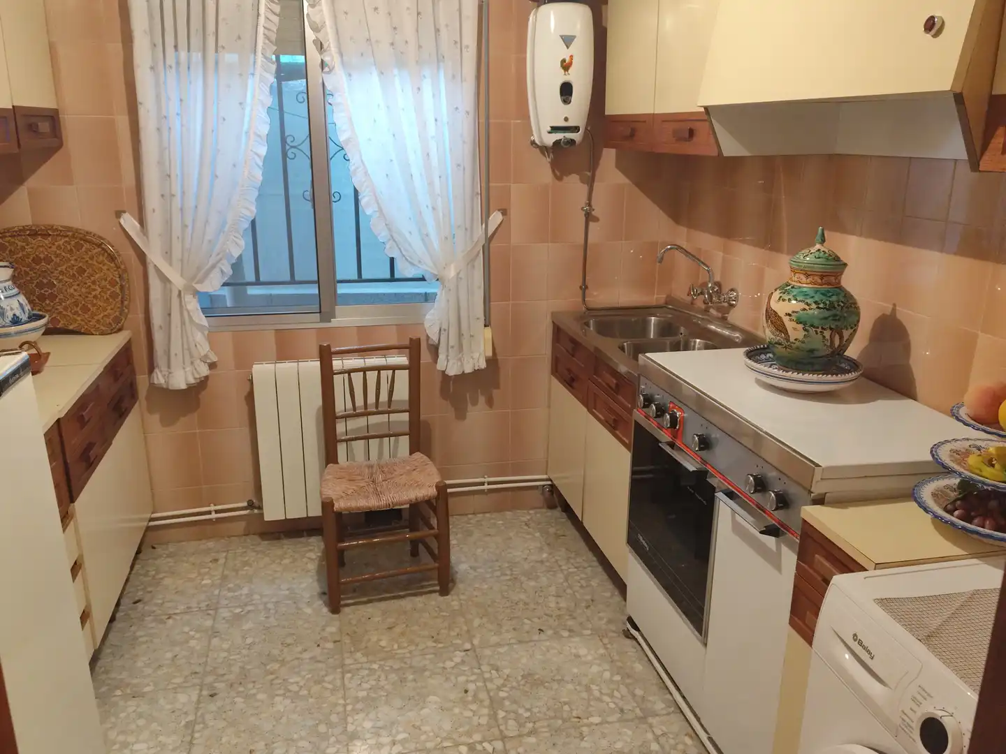 Cuina de Casa o xalet en venda en Polán amb Calefacció, Jardí privat i Moblat
