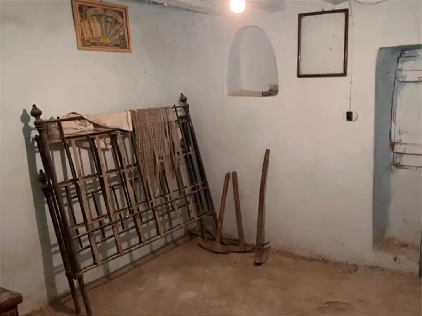 Casa adosada en venda en Chodos / Xodos