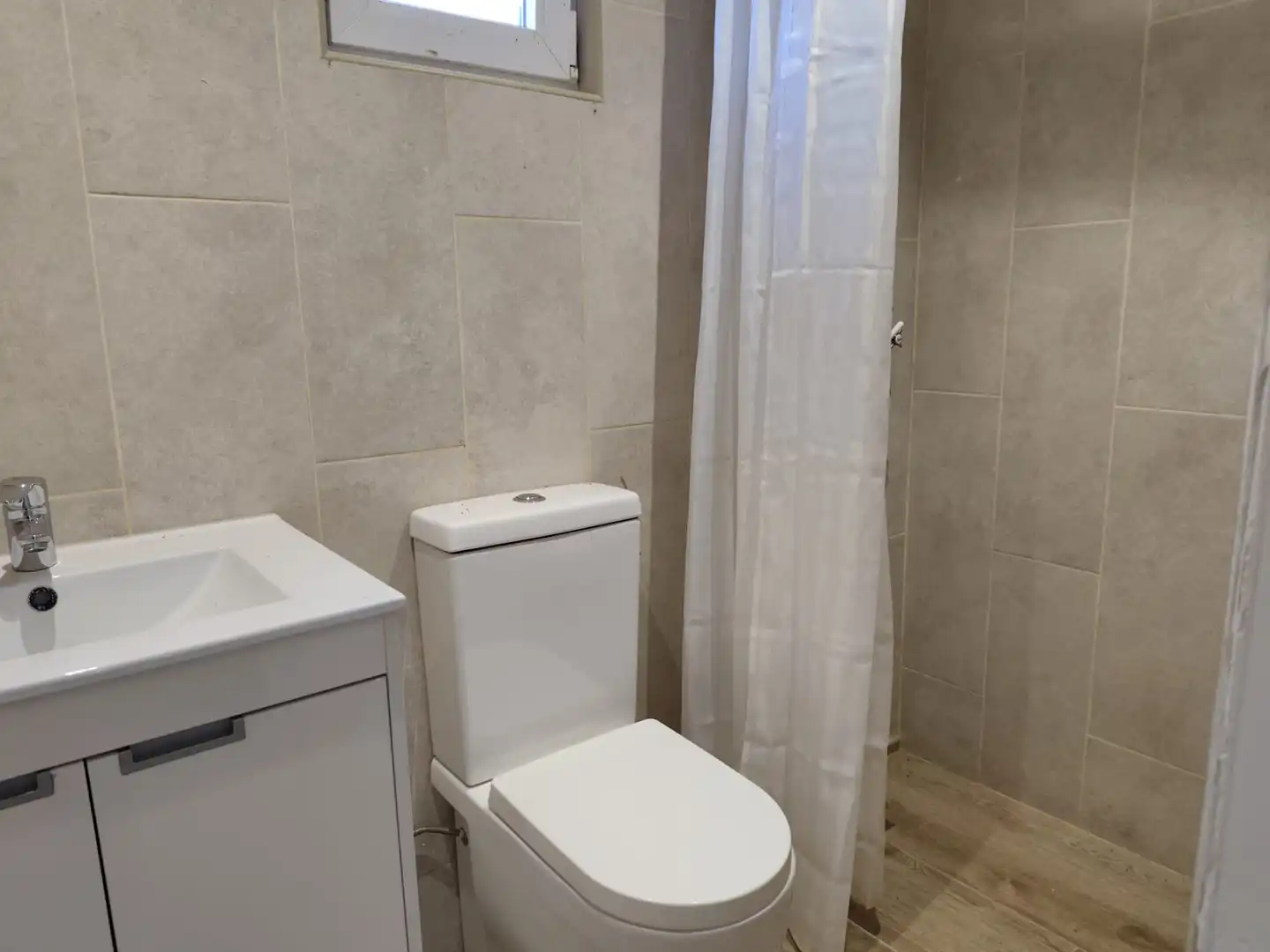 Baño de Casa o chalet en venta en Fontcoberta con Aire acondicionado, Calefacción y Jardín privado