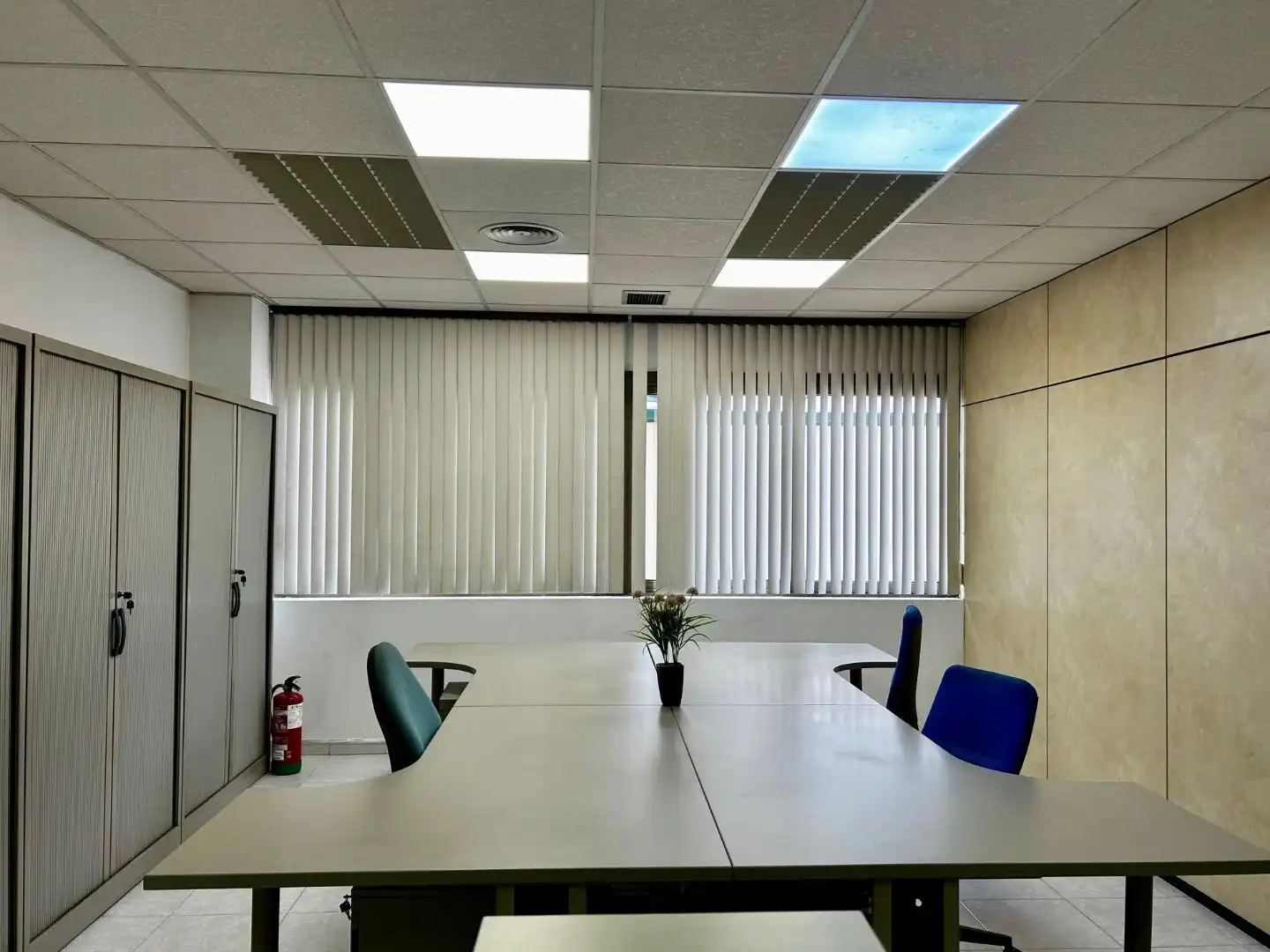 Office for rent in Ripollet  with Air Conditioner, Heating and Furnished