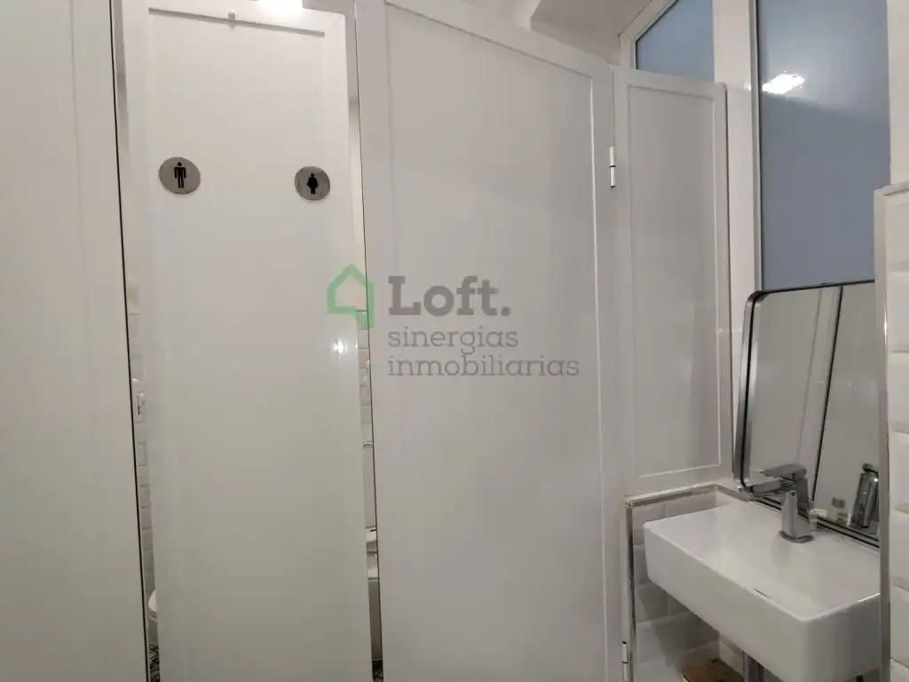 Bathroom of Office for rent in Badajoz