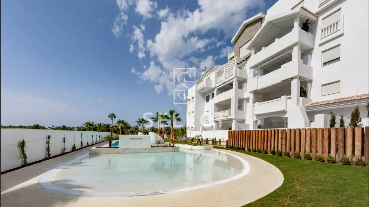 Vista exterior de Apartament en venda en Motril amb Aire condicionat, Calefacció i Terrassa
