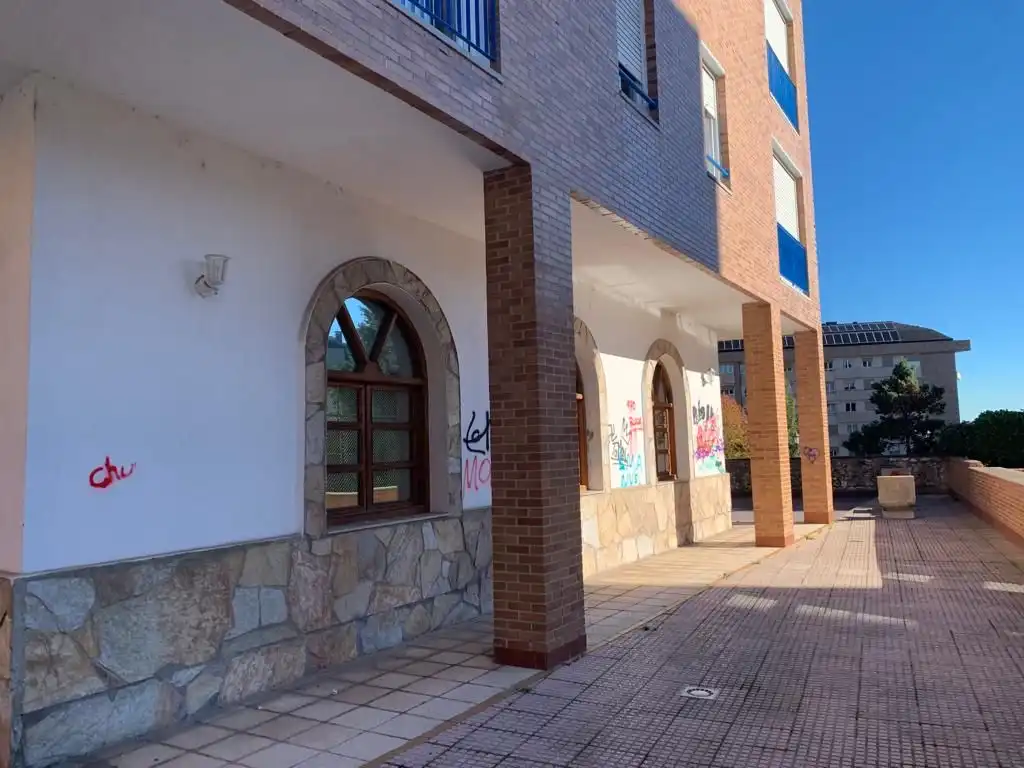 Business premises for sale in Calle Manuel Estrada