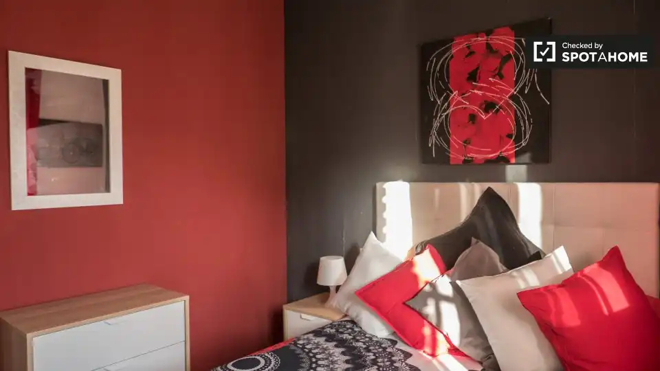 Room in Estación - Parque O'Donnell