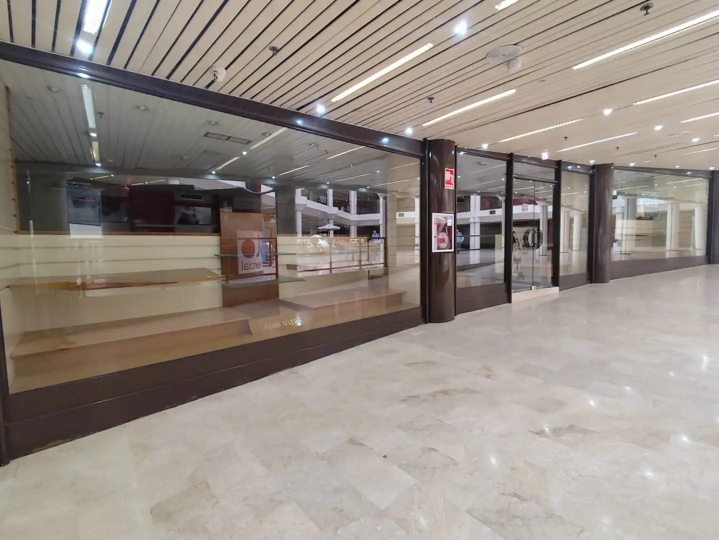 Local comercial en venta en Avenida de la Constitución, imagen 3