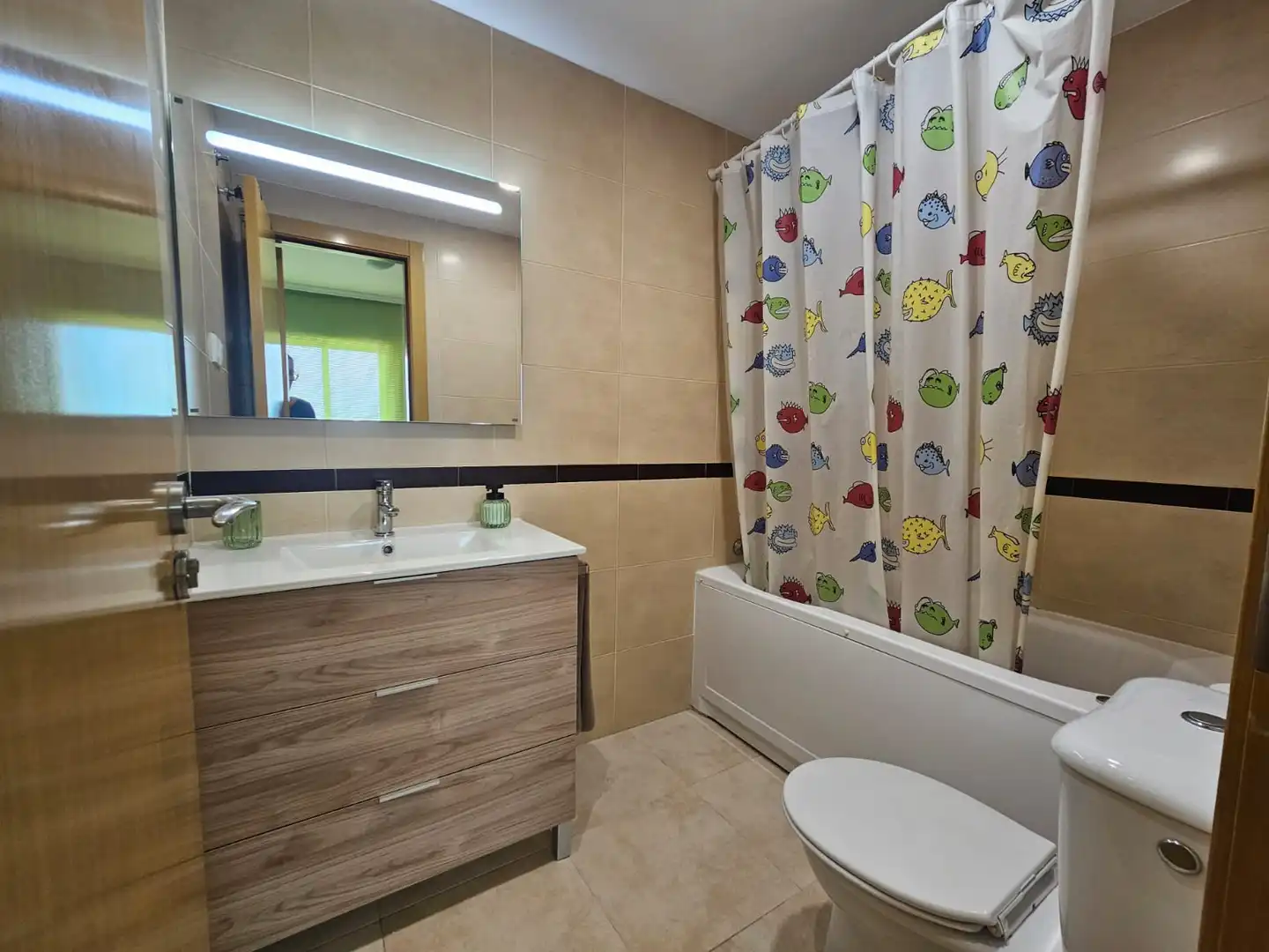Baño de Apartamento de alquiler en Cabanes con Aire acondicionado, Calefacción y Terraza
