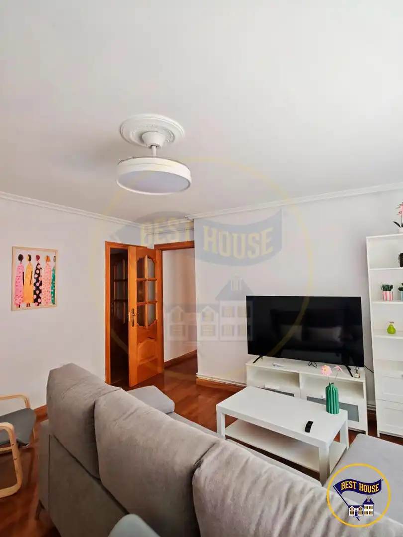 Sala de estar de Piso de alquiler en Cuenca con Calefacción, Parquet y Amueblado