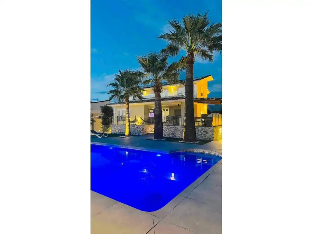 Piscina de Casa o xalet en venda en L'Alfàs del Pi amb Aire condicionat, Terrassa i Piscina