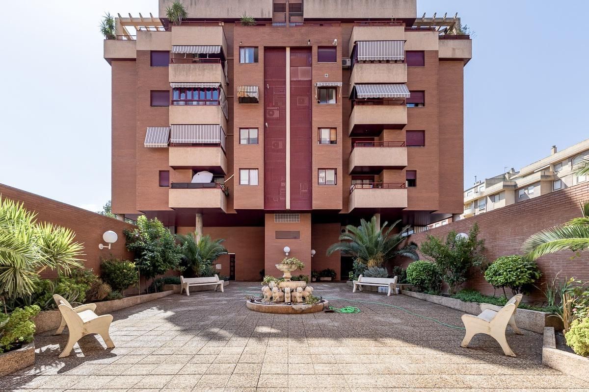 Exterior view of Flat to rent in  Granada Capital  with Air Conditioner, Heating and Terrace