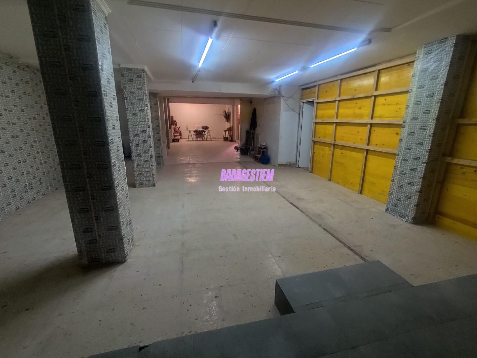 Premises for sale in Badalona