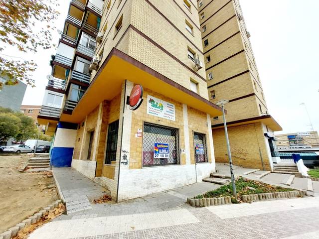 Local comercial en Venta en Calle Augusto Vazquez en La Estación