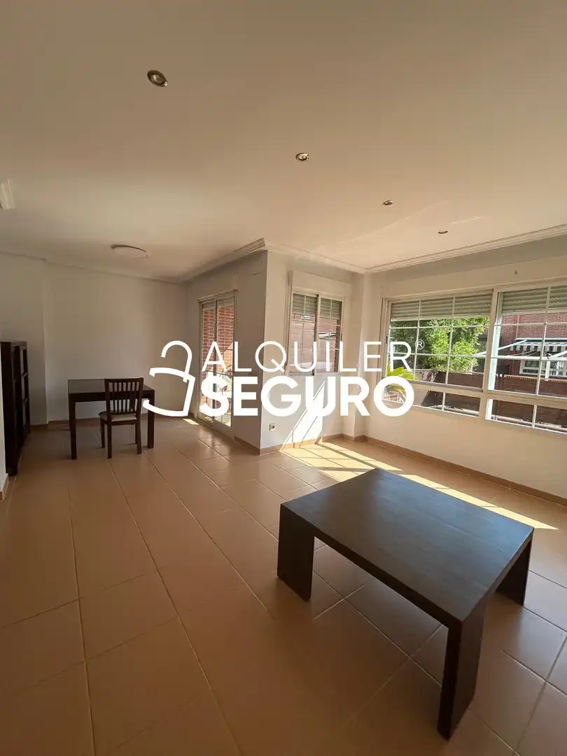 Vista exterior de Casa o chalet de alquiler en Alcalá de Henares con Aire acondicionado, Calefacción y Terraza
