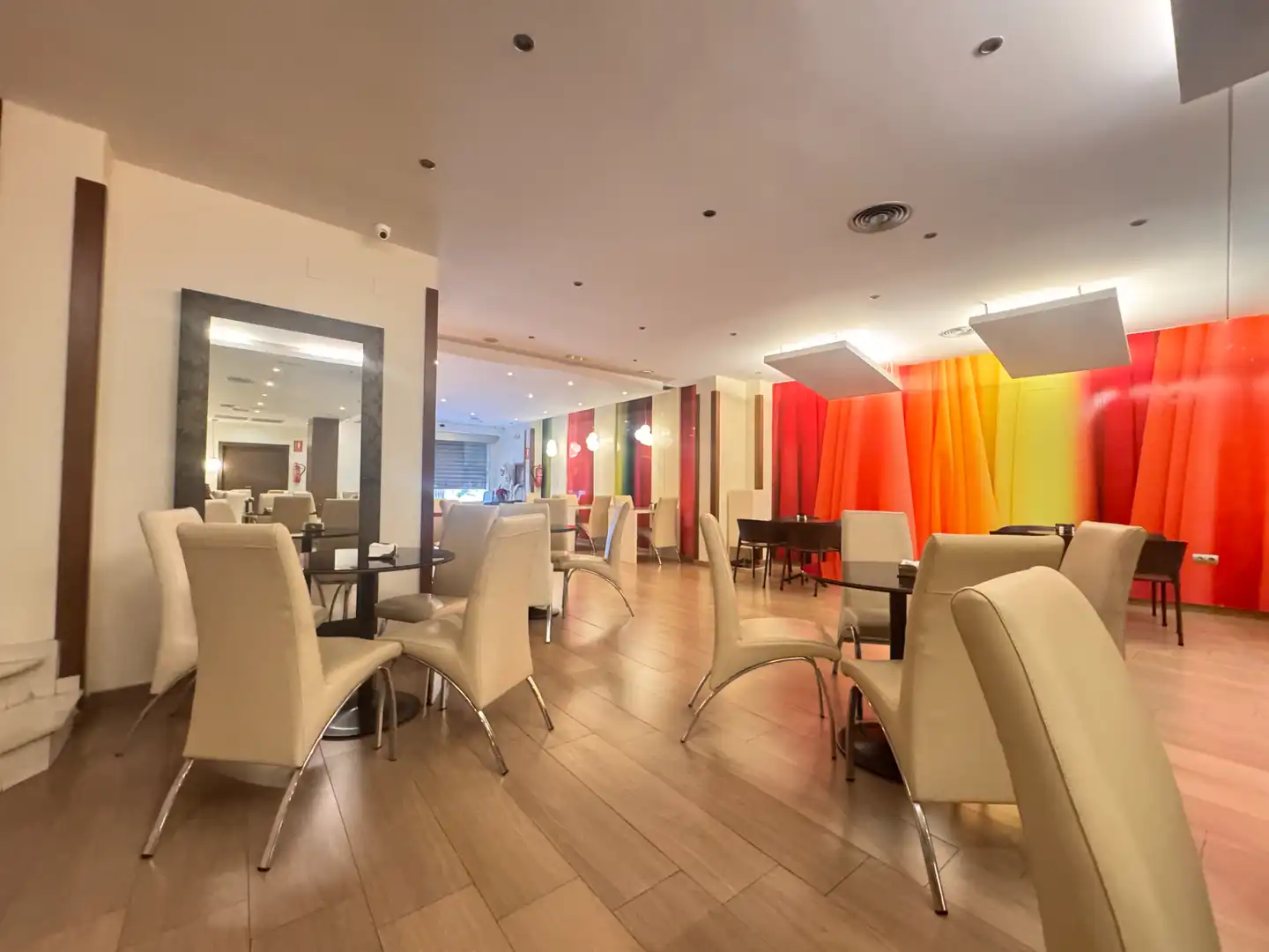 Local comercial en venta en Avinguda del País Valencià 65, imagen 8