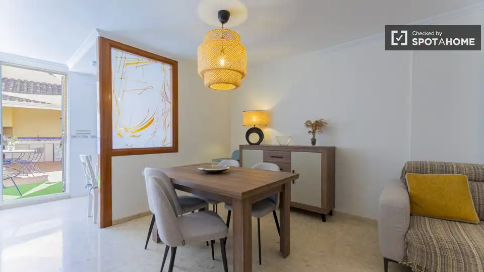 Comedor de Piso de alquiler en Sedaví con Aire acondicionado, Calefacción y Amueblado