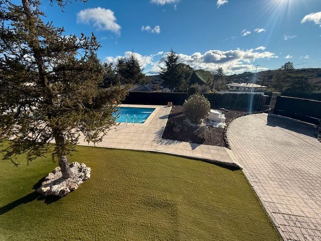 Swimming pool of Residential for sale in Valdemorillo