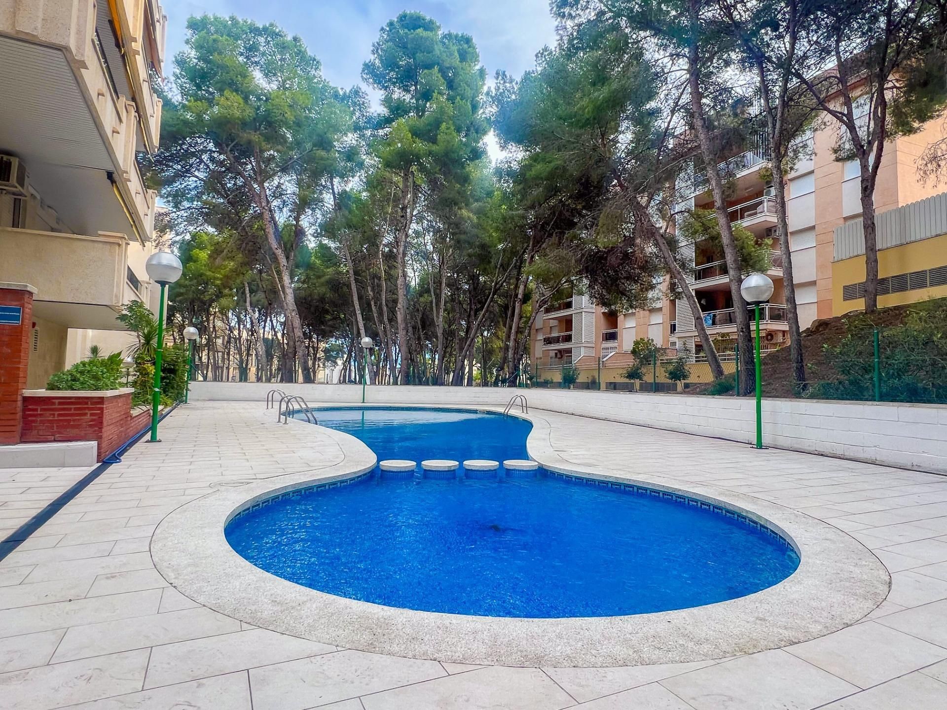 Piscina de Apartament en venda en Salou amb Aire condicionat, Parquet i Terrassa