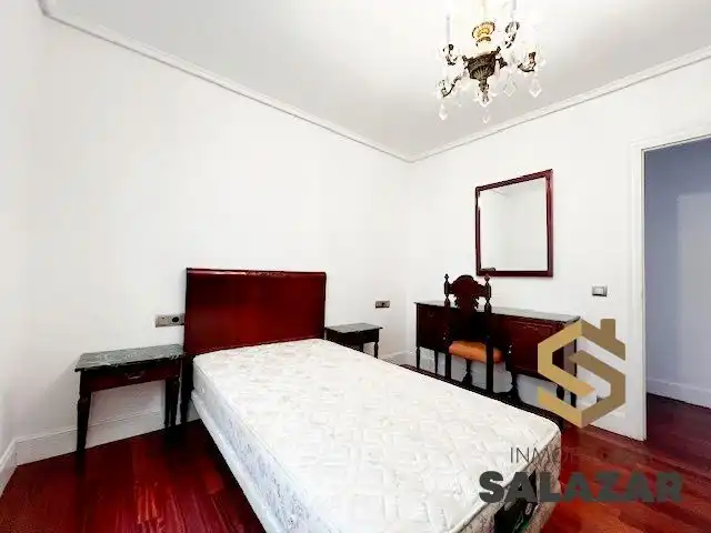 Habitación de Piso de alquiler en Bilbao  con Calefacción y Balcón