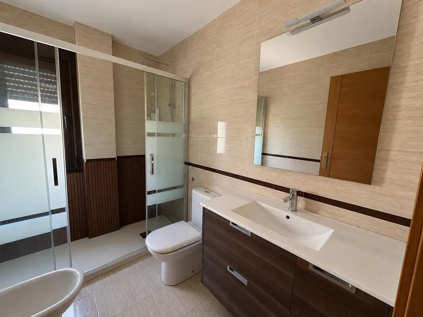 Baño de Casa adosada en venta en Ciudad Real con Aire acondicionado, Calefacción y Jardín privado