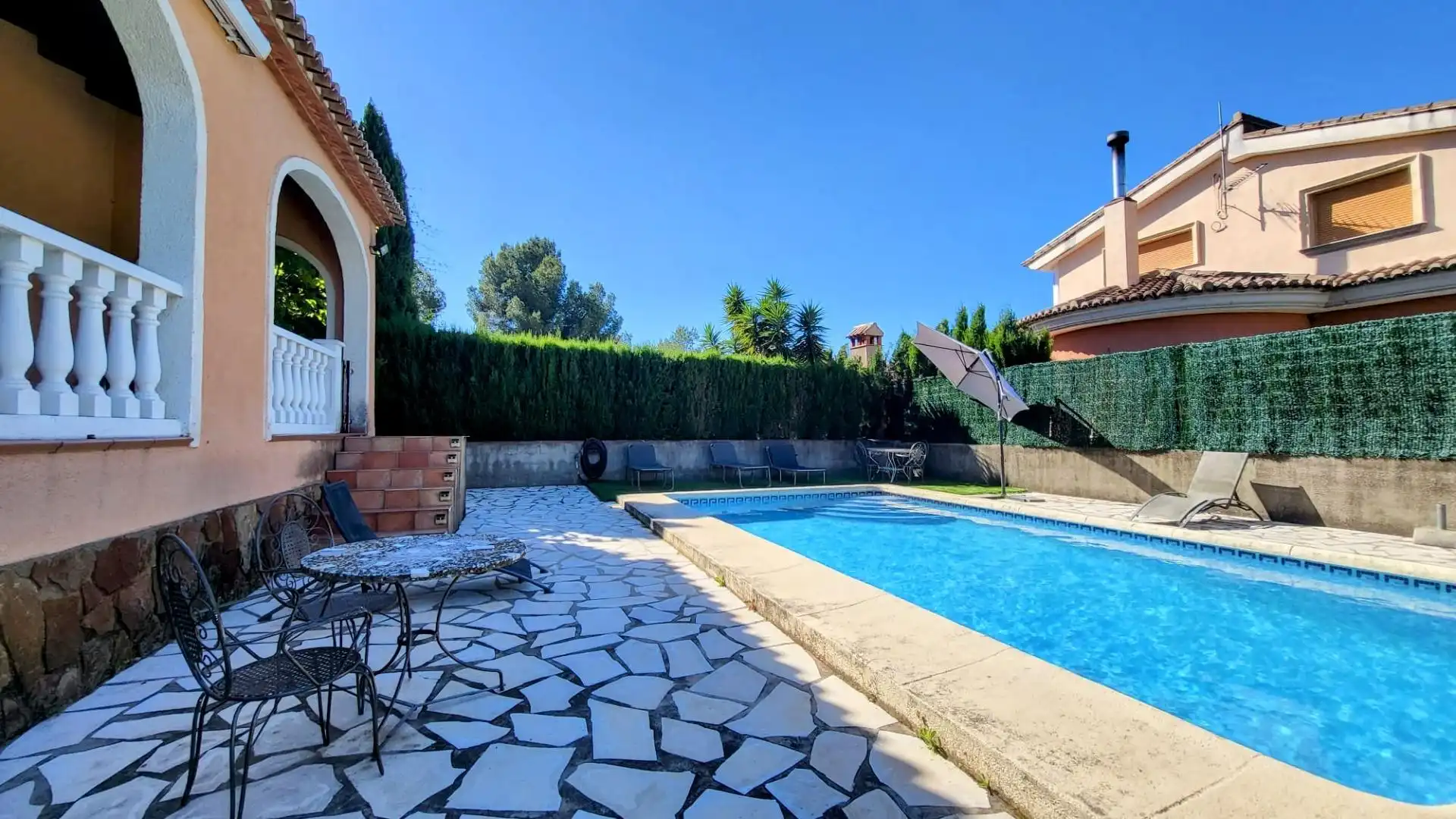 Piscina de Casa o chalet en venta en Ador con Aire acondicionado, Calefacción y Jardín privado