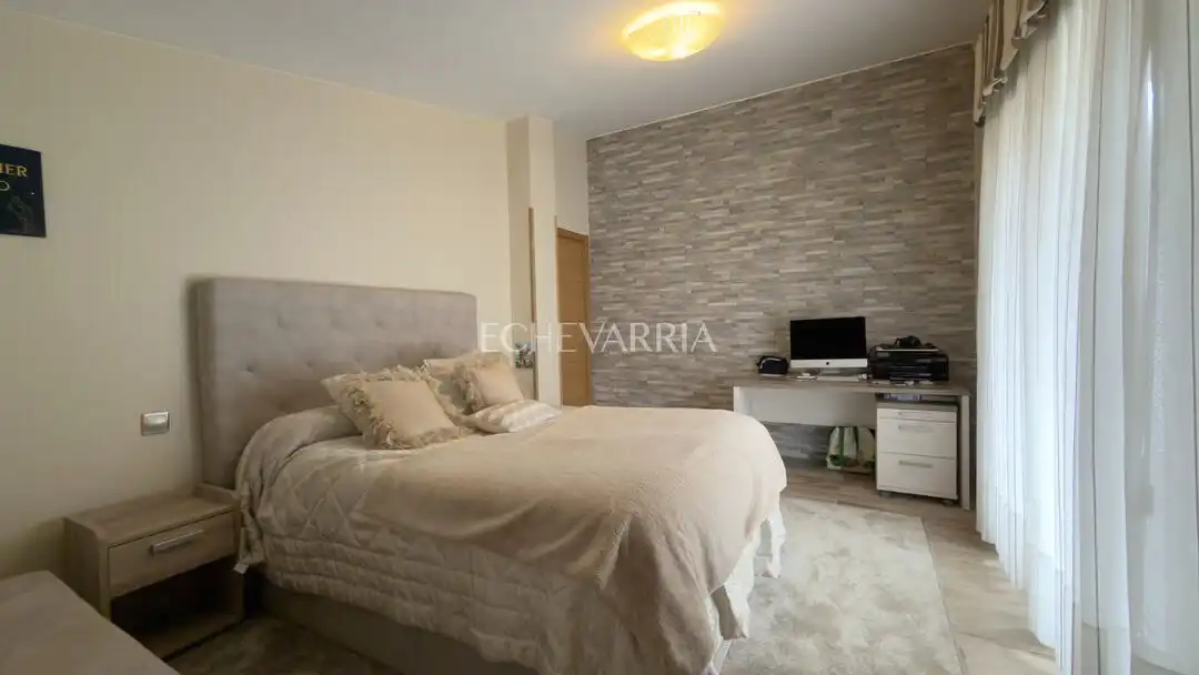Habitación de Casa o chalet en venta en Castro-Urdiales con Calefacción, Jardín privado y Terraza