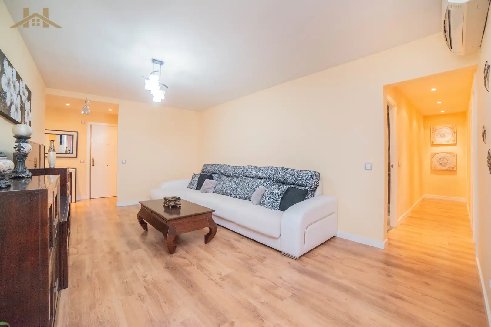 Living room of Flat for sale in Fuenlabrada  with Air Conditioner, Heating and Storage room