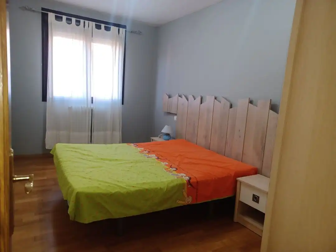 Dormitori de Pis en venda en Santo Domingo de la Calzada amb Calefacció, Jardí privat i Parquet