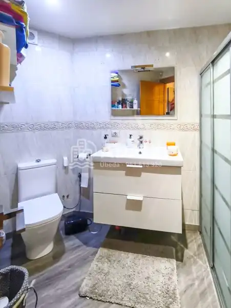 Bathroom of Flat for sale in Úbeda, Jaén
