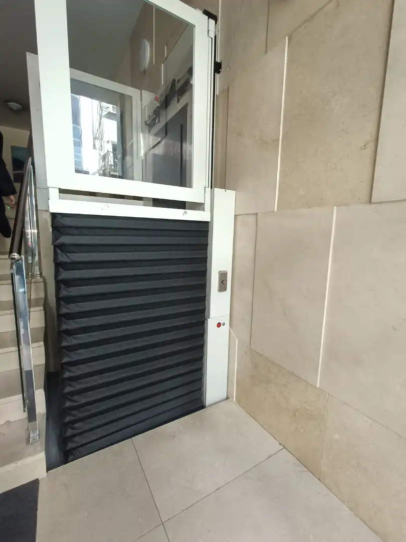 Terraza de Piso en venta en Vigo  con Calefacción, Parquet y Trastero