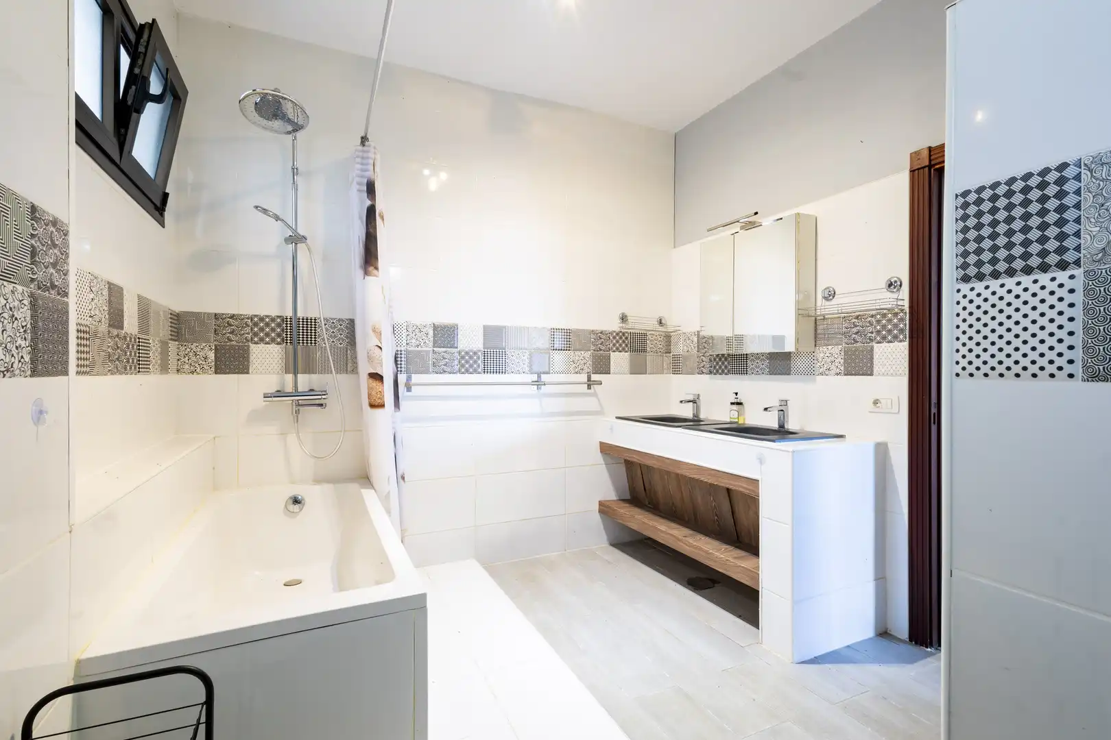 Bathroom of Houses for sale in Los Realejos  with Private garden, Terrace and Storage room