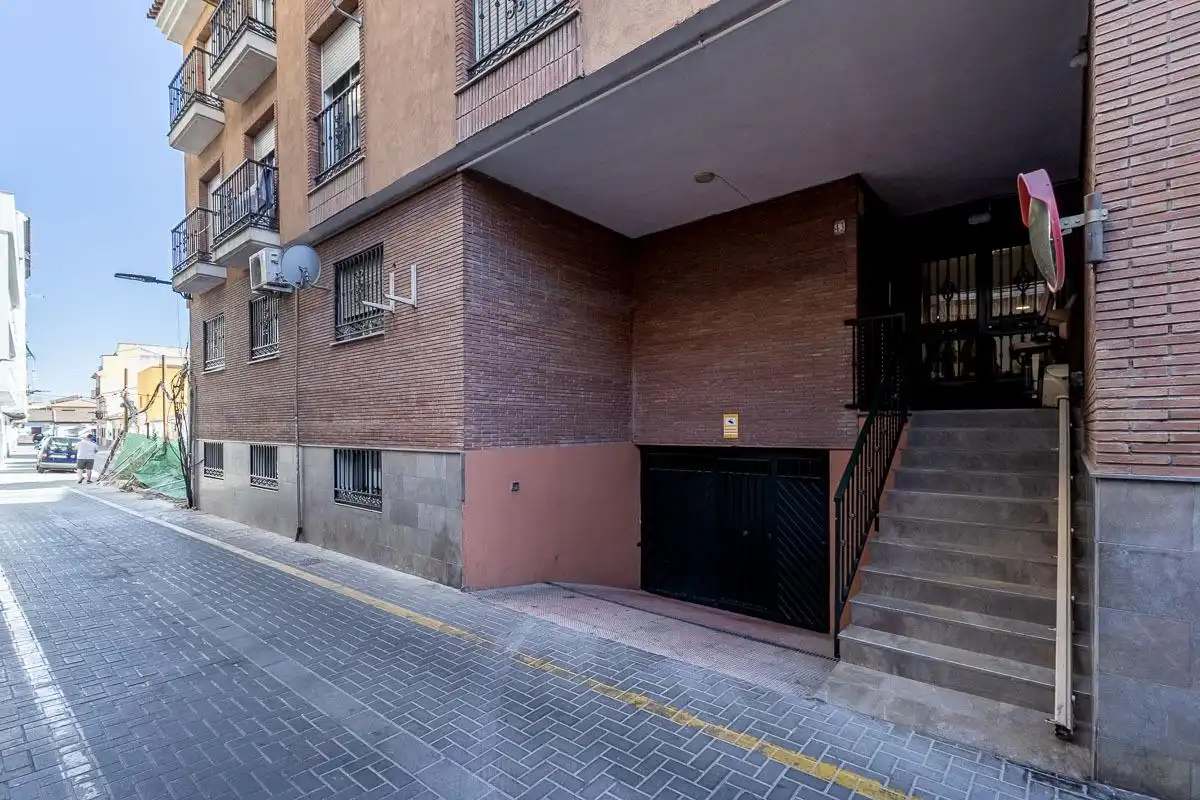 Vista exterior de Piso en venta en Maracena