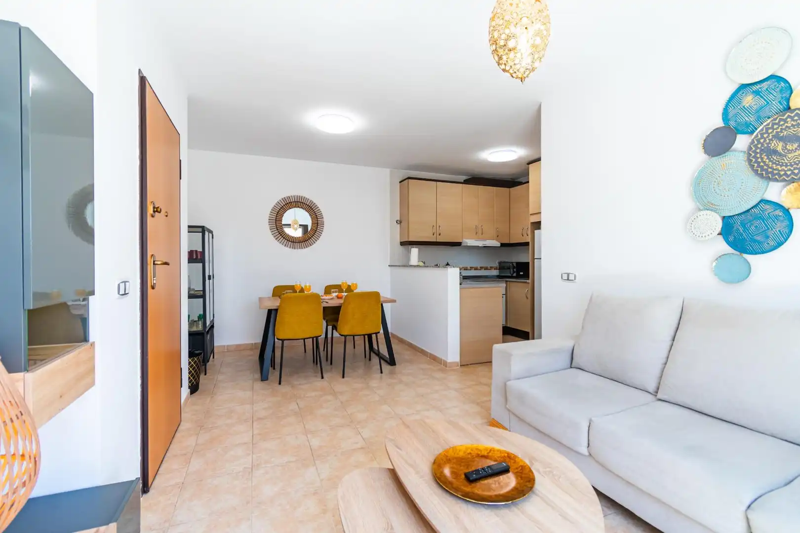 Sala d'estar de Apartament en venda en Águilas amb Aire condicionat, Terrassa i Moblat