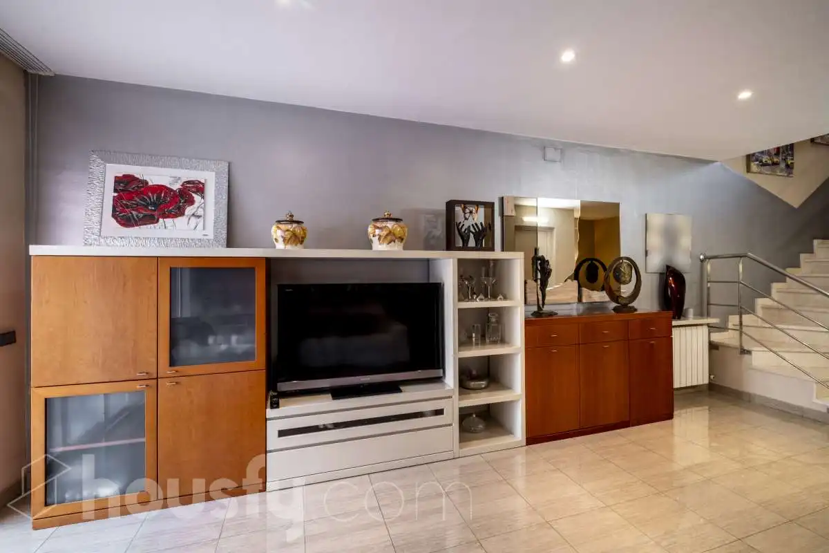 Sala de estar de Casa o chalet en venta en Barcelona con Aire acondicionado, Terraza y Trastero